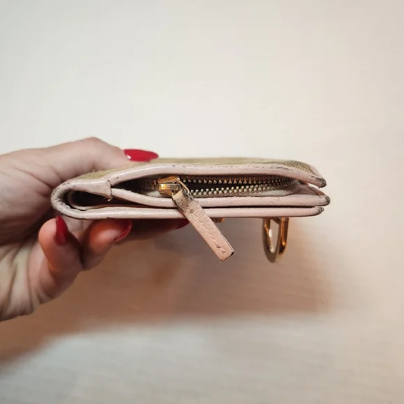 Gucci Canvas Gg Pink Cream Abbey Bifold Used Wallet